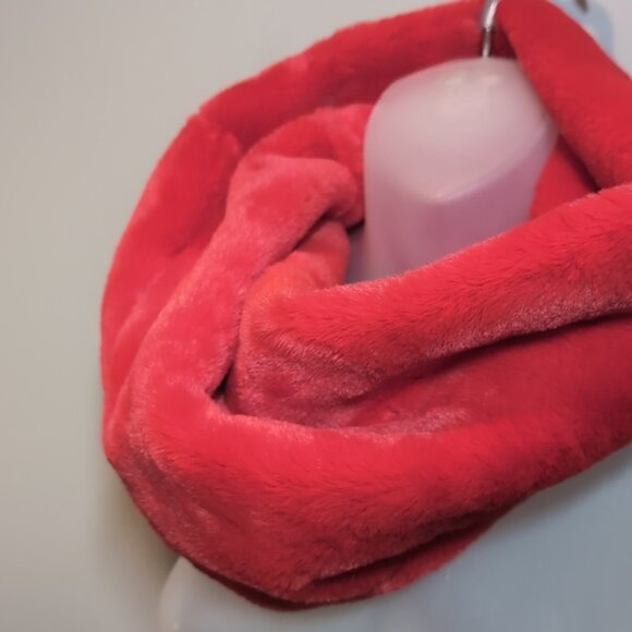 3/$20 Twisted Infinity Scarf Winter Snood Fleece Faux Fur Red Neck Warmer - Picture 4 of 10